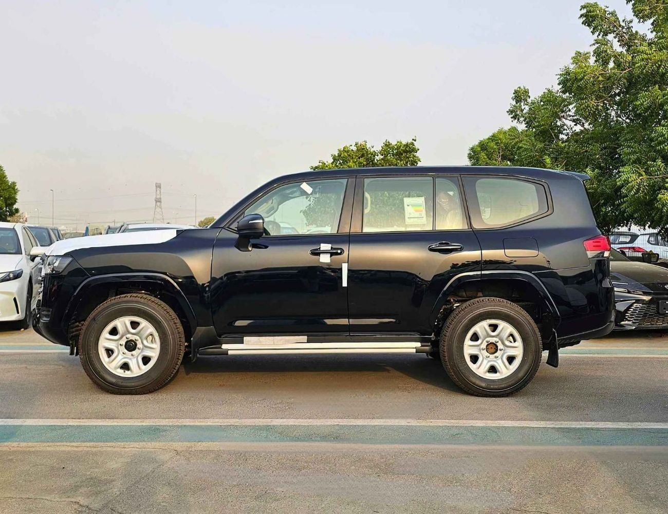 Toyota Land Cruiser GXR GX E1 TWIN TURBO || 3.3L DIESEL A/T / FABRIC SEATS / BIG DVD  (CODE # GX E1)