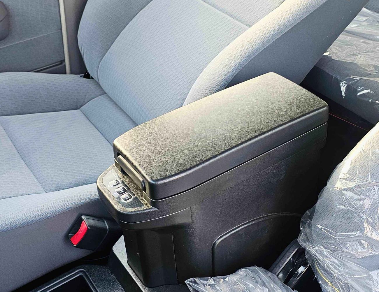 تويوتا لاند كروزر 70 LC76 LX / HIGH OPTION, 4.0L PETROL V6, M/T, WOOD,STEERING / WINCH SNORKEL (CODE # 69084)