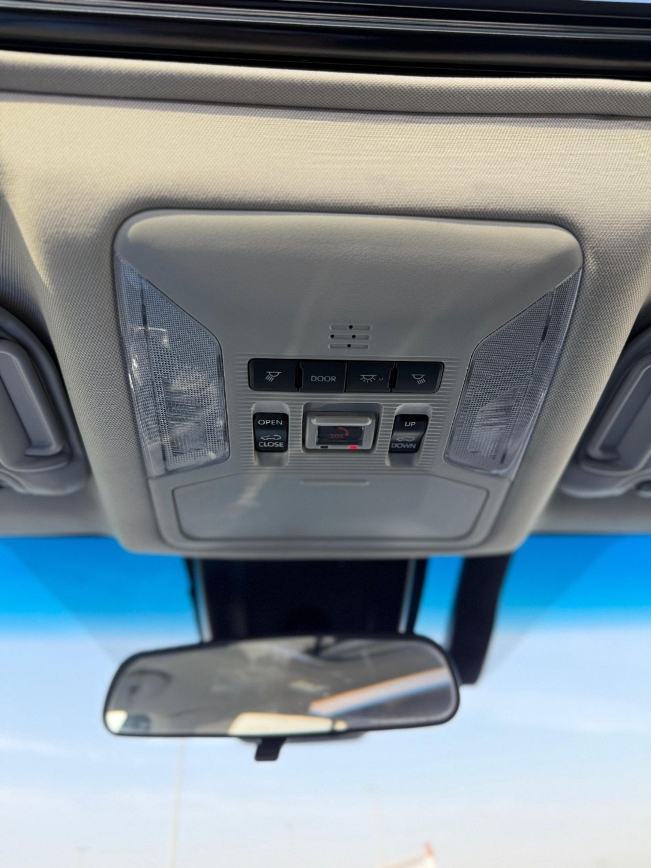 تويوتا راف ٤ Adventure Full Option 4WD Sunroof, leather, push start