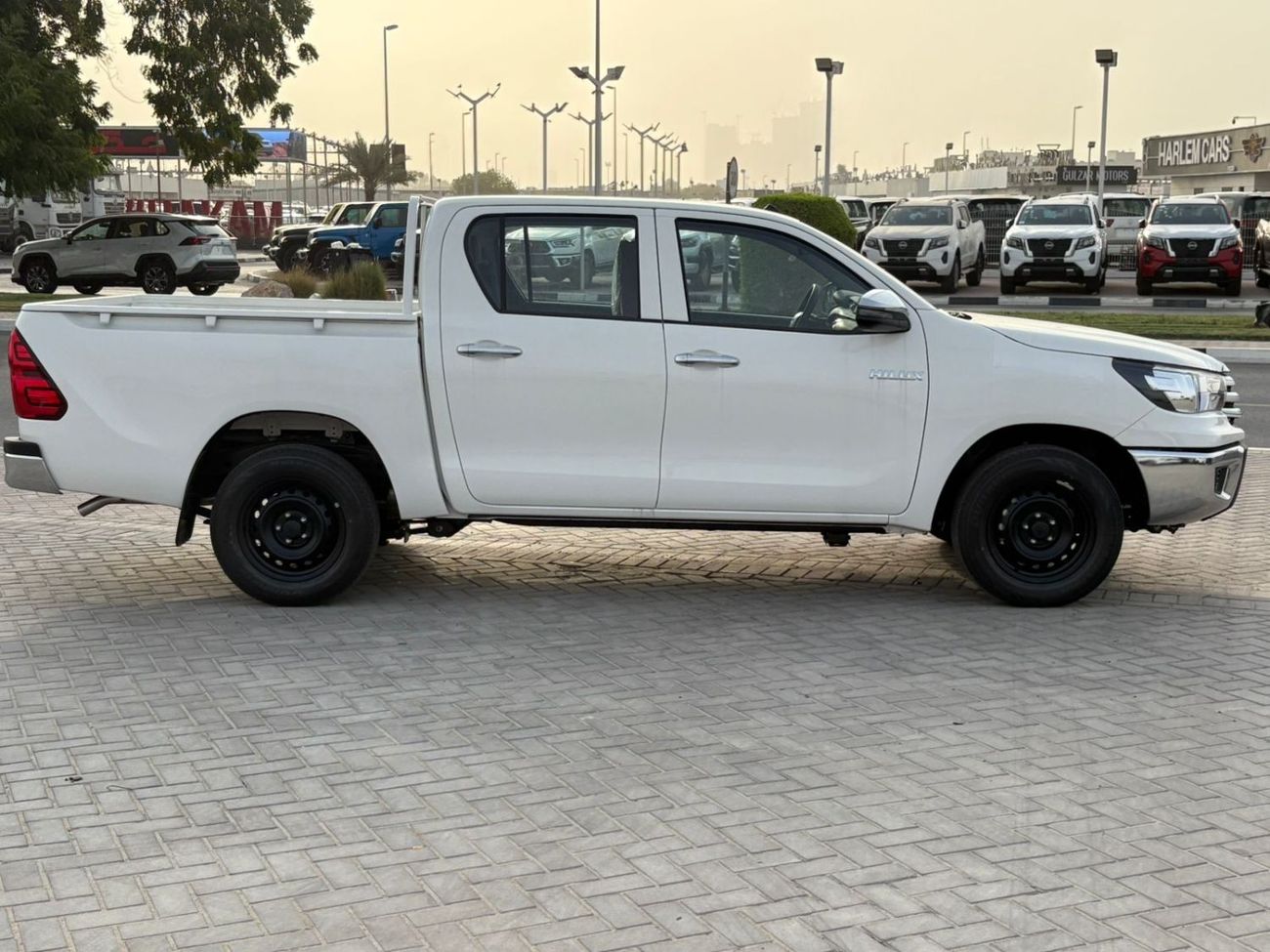 Toyota Hilux 2.0L petrol