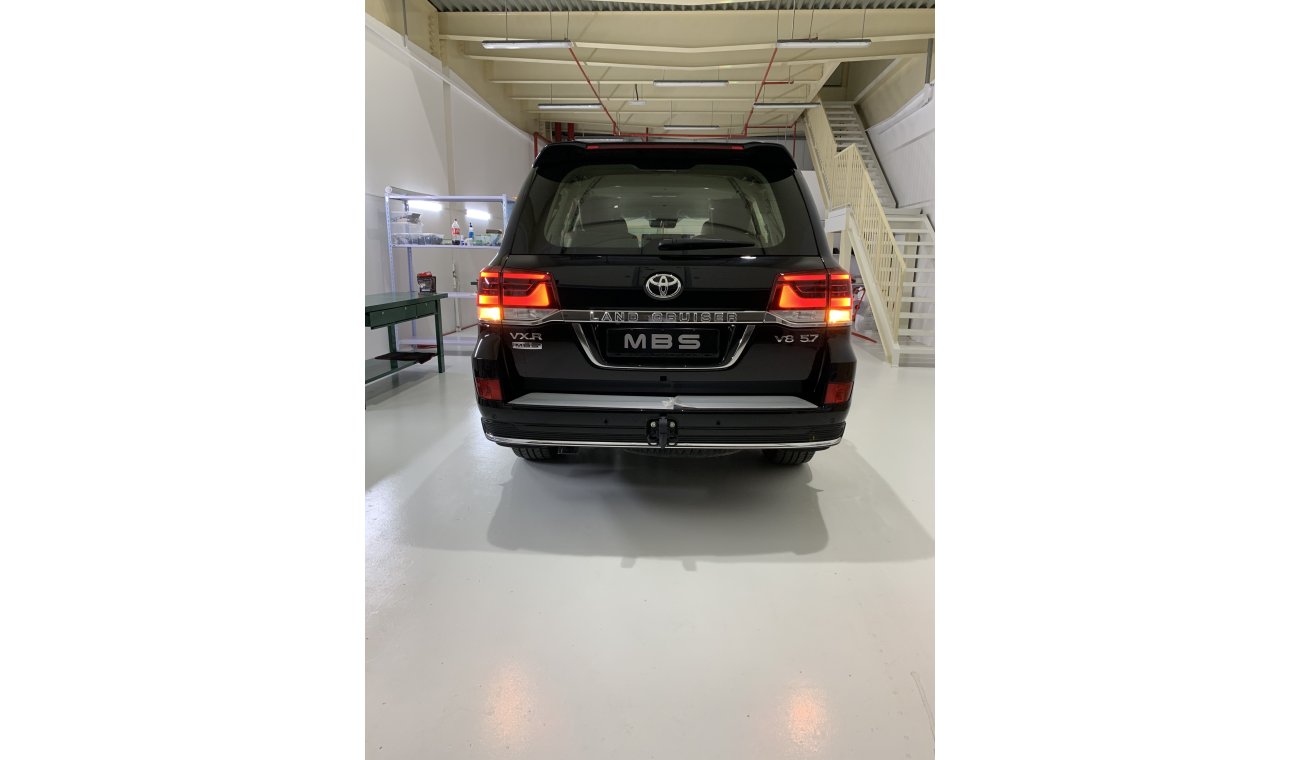 Toyota Land Cruiser VXR 5.7 MBS Autobiography Edition