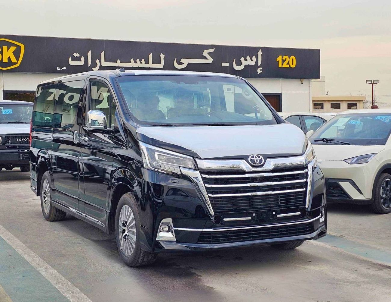 Toyota Granvia PREMIUM LUXURY / 3.5L V6 PETROL A/T / RADAR / 360*CAMERAS / VIP SEATS (CODE # GNPPR)