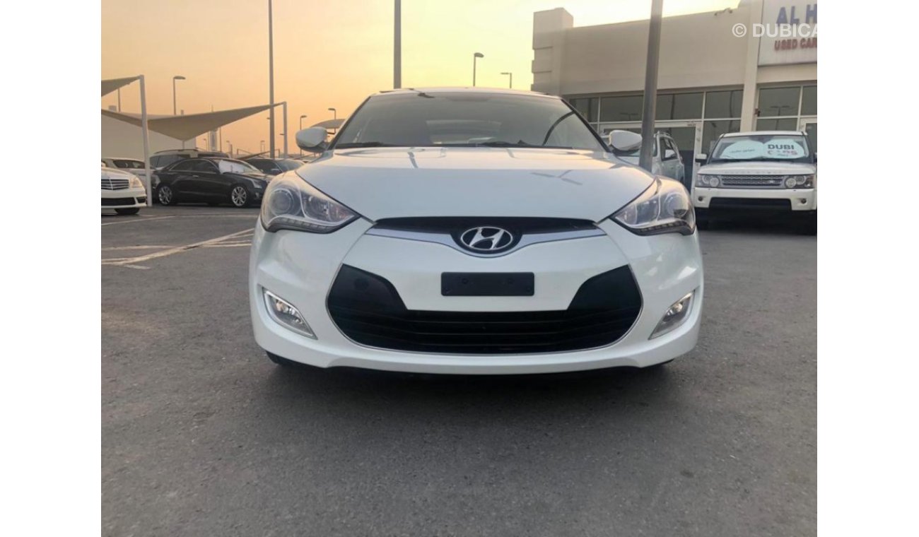 Hyundai Veloster Hyndi voulester model 2016 GCC car prefect condition full option low mileage panoramic roof leather