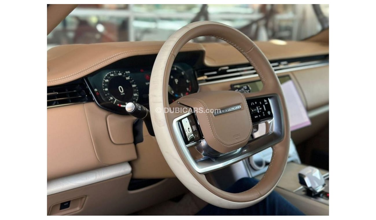 Land Rover Range Rover WHITE ROSE GOLD GCC SPEC UNDER WARRANTY AND SERVICE