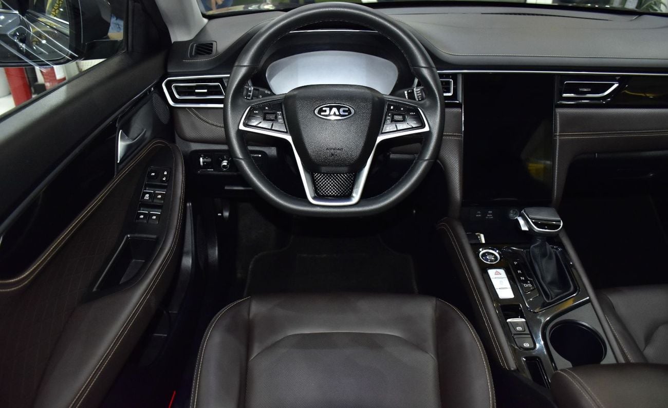 جاك J7 EXCELLENT DEAL for our JAC J7 ( 2024 Model ) in Grey Color GCC Specs