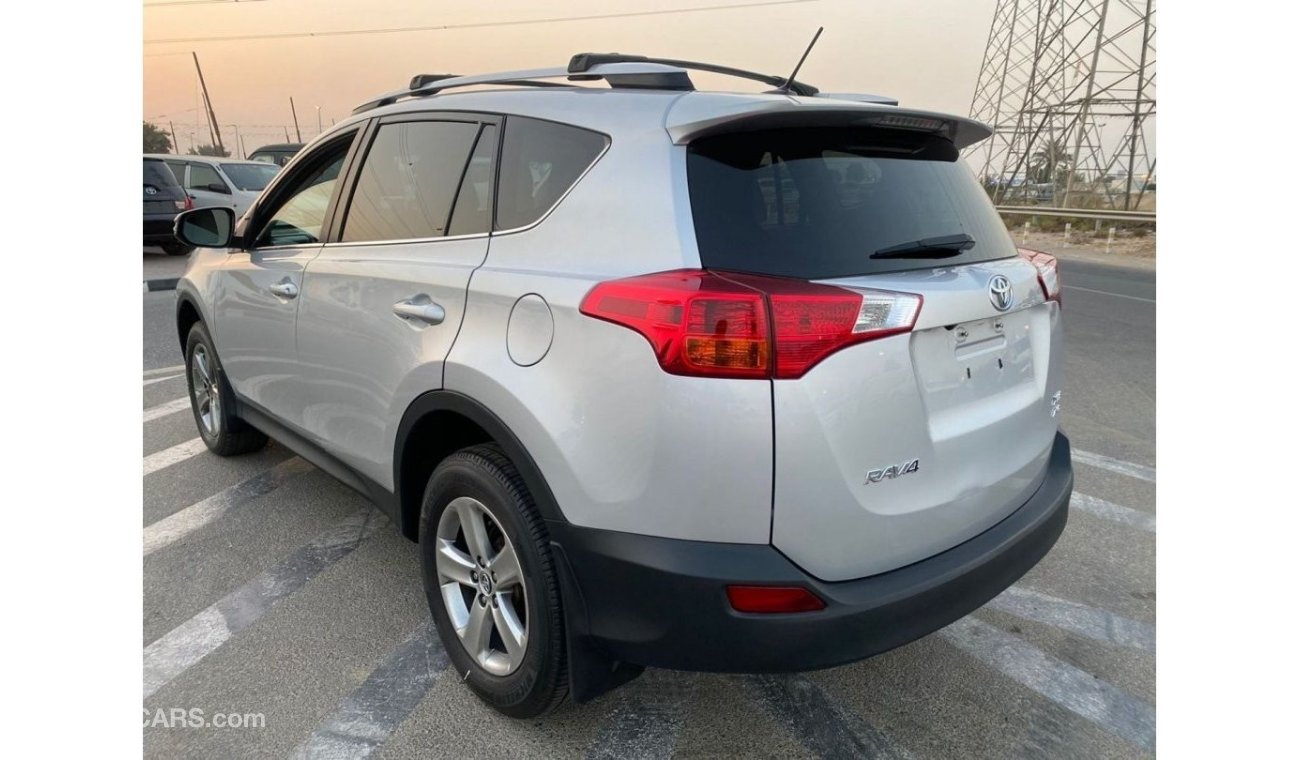 Toyota RAV4 2015 TOYOTA RAV4  XLE AWD / MID OPTION