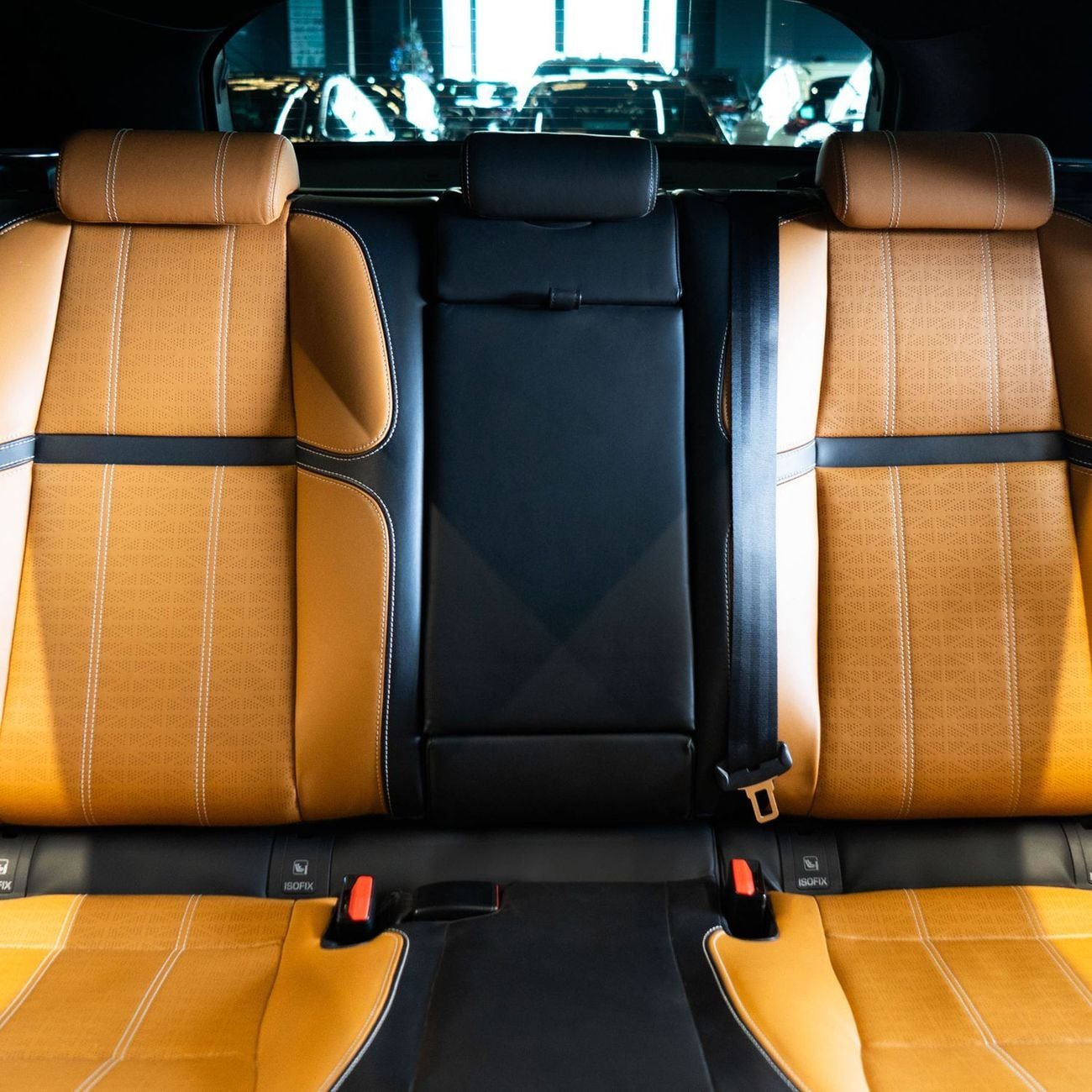 Land Rover Range Rover Velar P380 R-Dynamic SE 3.0L (375 HP) AED 2,565 pm • 0% Downpayment • Velar P380 HSE R-Dynamic • 1 Year Wa