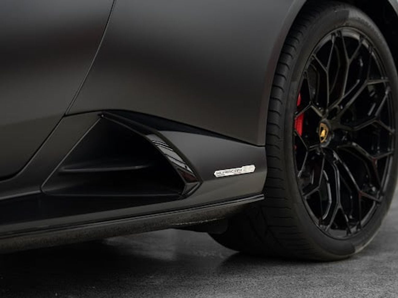 Lamborghini Huracan Evo Spyder LAMBORGHINI | HURACAN EVO SPIDER | AD PERSONAM COLOR BLACK MATTE