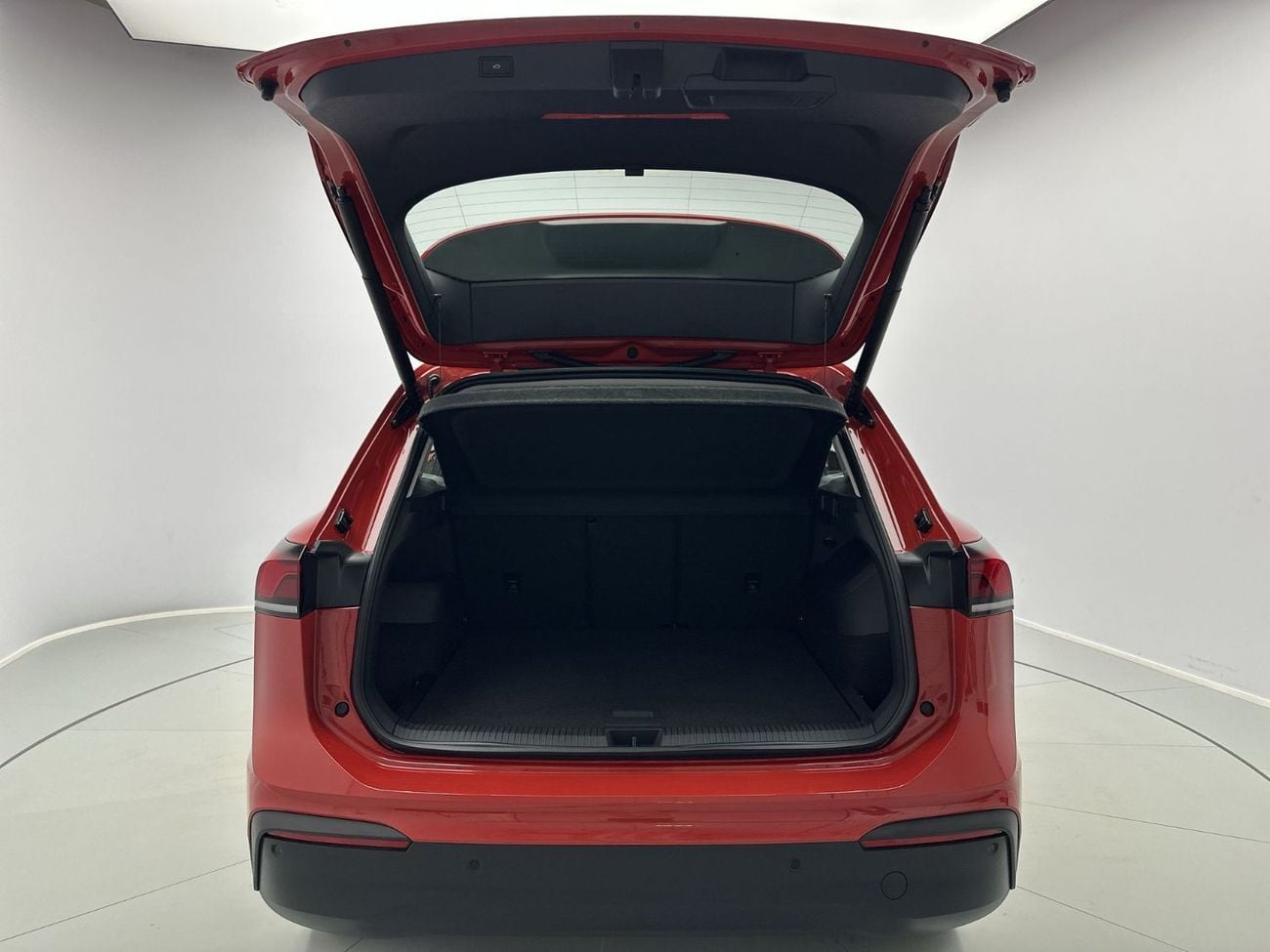 Volkswagen Tiguan Tiguan Life + Fabric Seats (Ref#31265) - 33,100 AED SAVINGS from New Car