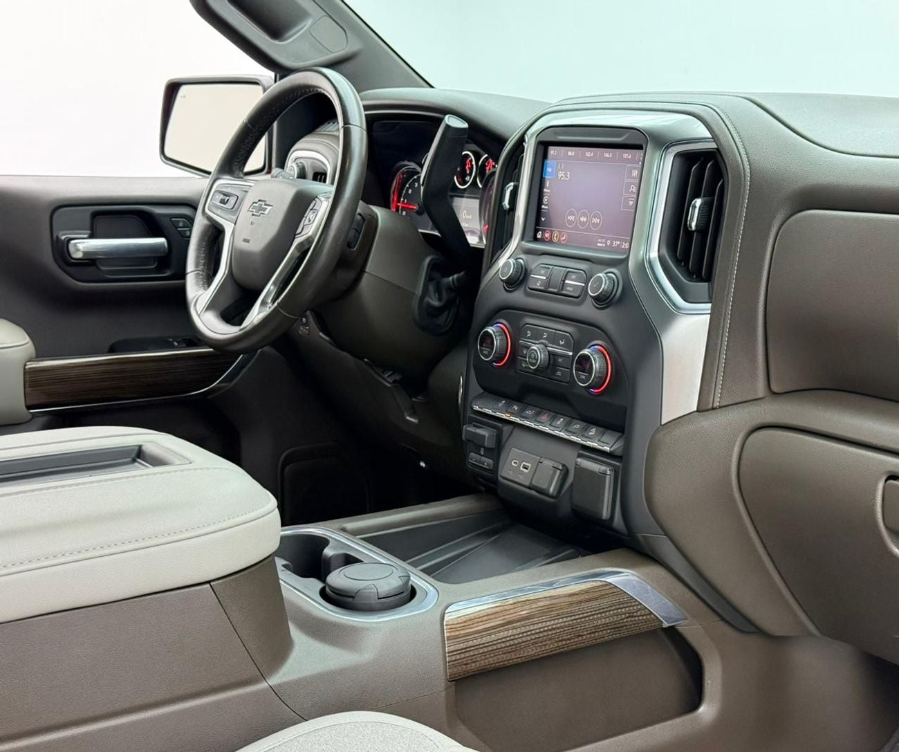 شيفروليه سيلفارادو 2021 Chevrolet Silverado LT Trail Boss, 1 Year Unlimited Km Warranty, Full Service History, GCC