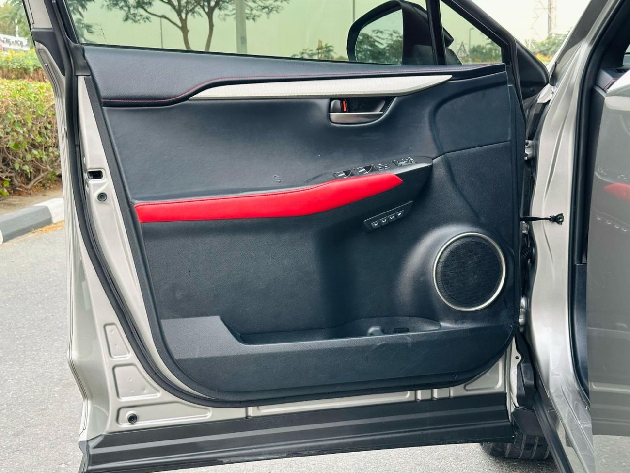 لكزس NX 300 F Sport 2.0L