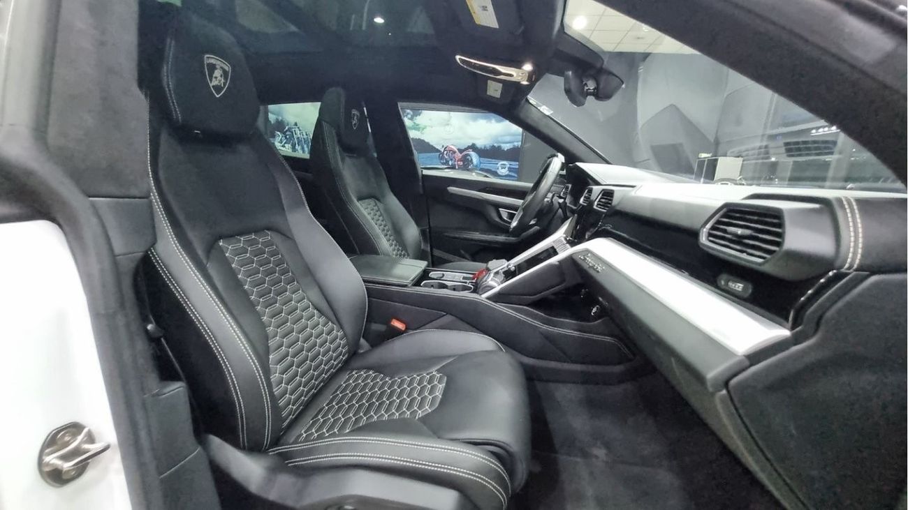 Lamborghini Urus Std LAMBORGHINI URUS 2020 IN PERFECT CONDITION ( CLEAN TITLE ) FOR 675K AED