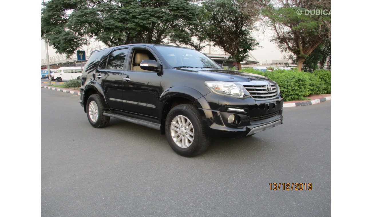 Toyota Fortuner toyota fortuner 2014 TRD sport gulf space only 103000 km full options with orginal leather seat ,2 r