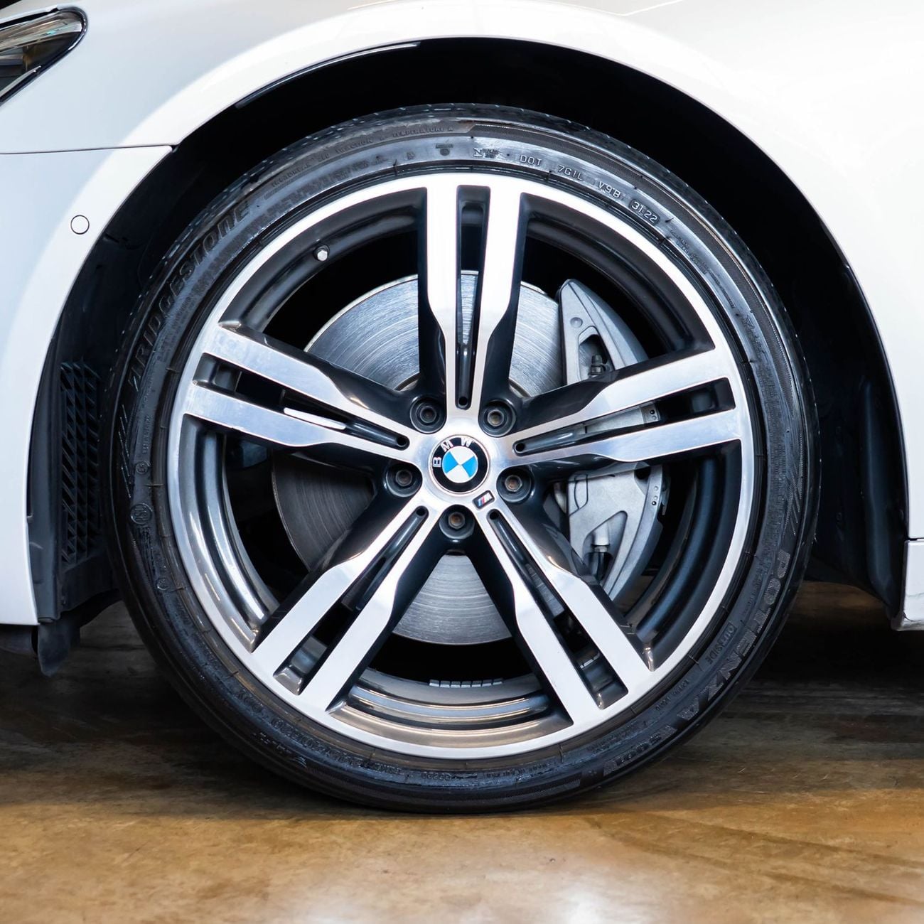 BMW 750Li AED 2,332 P.M • 0% Downpayment • BMW 750Li Individual Package  • 1 Year Warranty