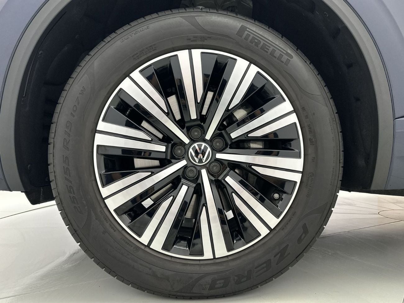 Volkswagen Touareg 3.0T TL (340 HP) Touareg Elegance + Tirano (Ref#21179) / WAS 229,900 AED - NOW 199,900 AED