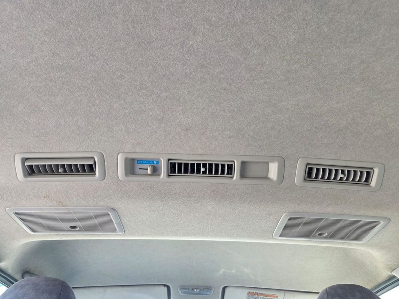 Toyota Hiace TOYOTA HIACE VAN RHD 2006 MODEL 2.0 L PETROL AUTOMATIC(PM36387)