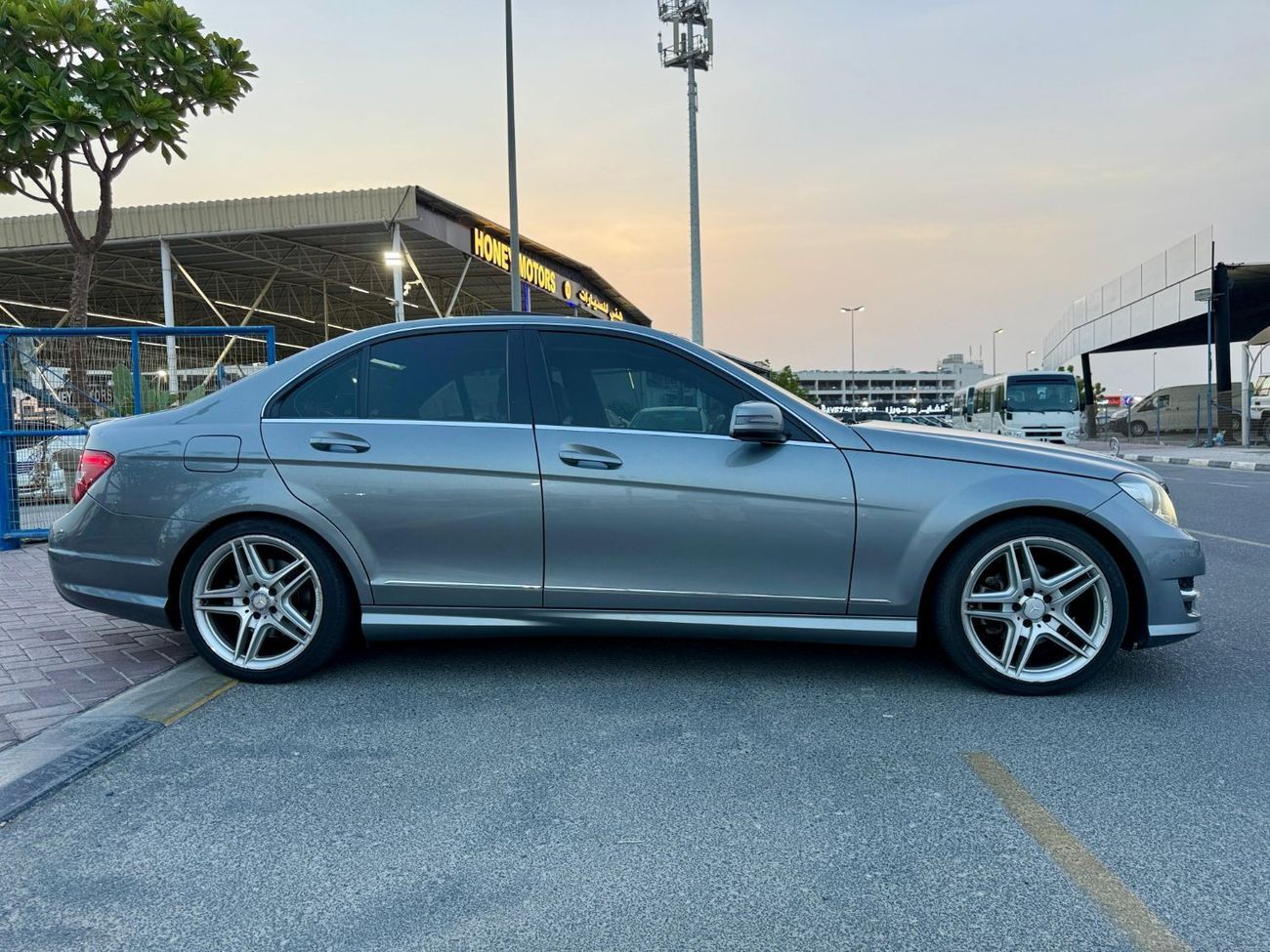 Mercedes-Benz C 200 C200