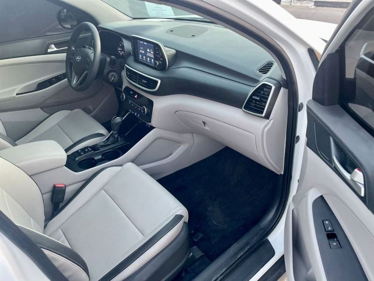 هيونداي توسون 2020 Hyundai Tucson 2.0L V4 GDi Premium With Lane Assist & Leather Seat - Super Clean - 62,800 Milea