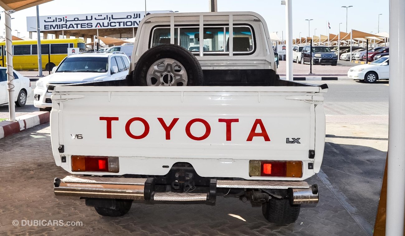 Toyota Land Cruiser Pick Up LX V6