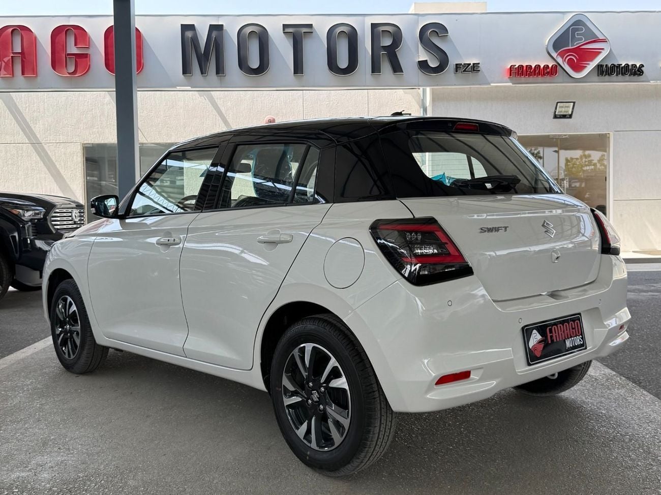 Suzuki Swift SWIFT 1.2 GLX 2-tone **EXPORT ONLY**التصدير فقط خارج الخليج**