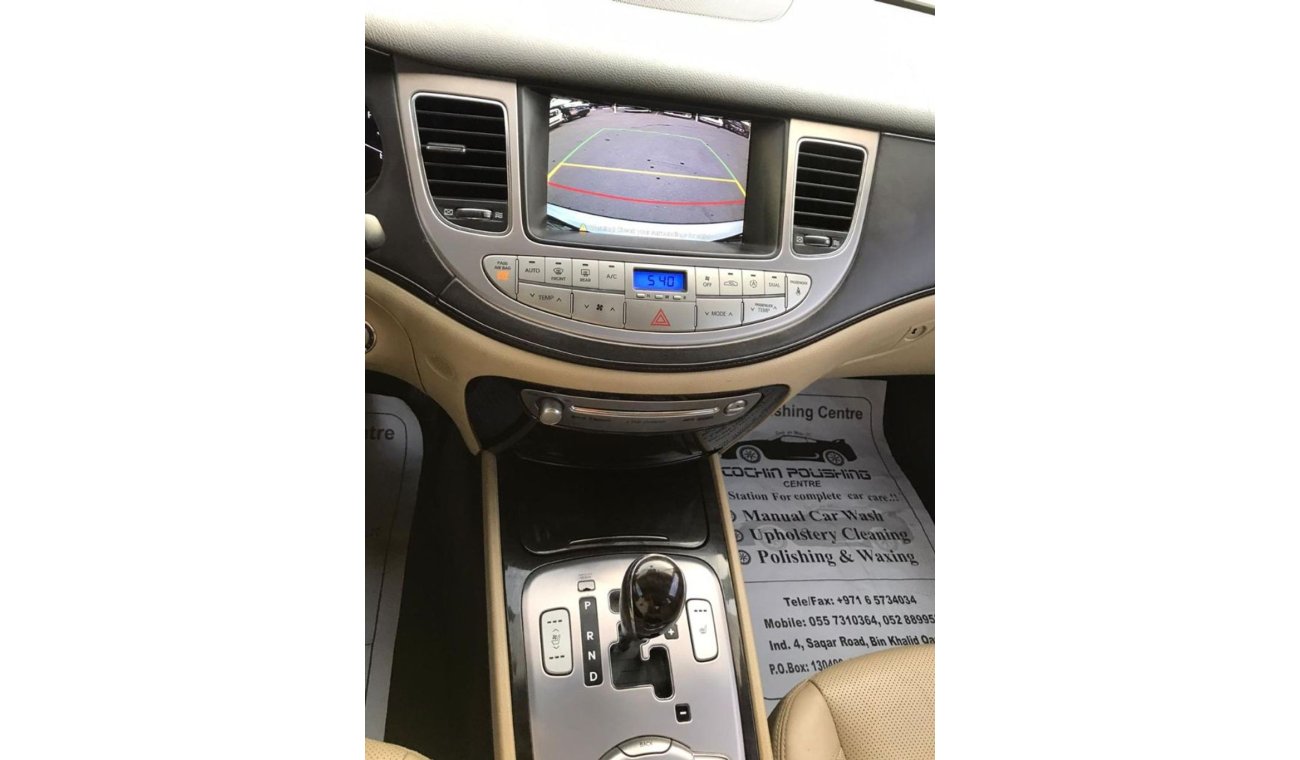 Hyundai Genesis Hyundai Genesis 2011 full option,,,, very celen car for sale