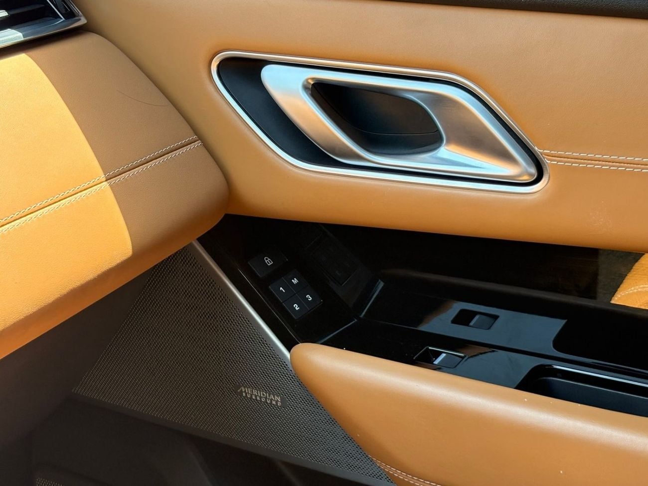لاند روفر رينج روفر فيلار R-DYNAMIC HSE AED 3,000 P.M | 0% DOWN PAYMENT | RANGE ROVER VELAR P300 HSE R-DYNAMIC