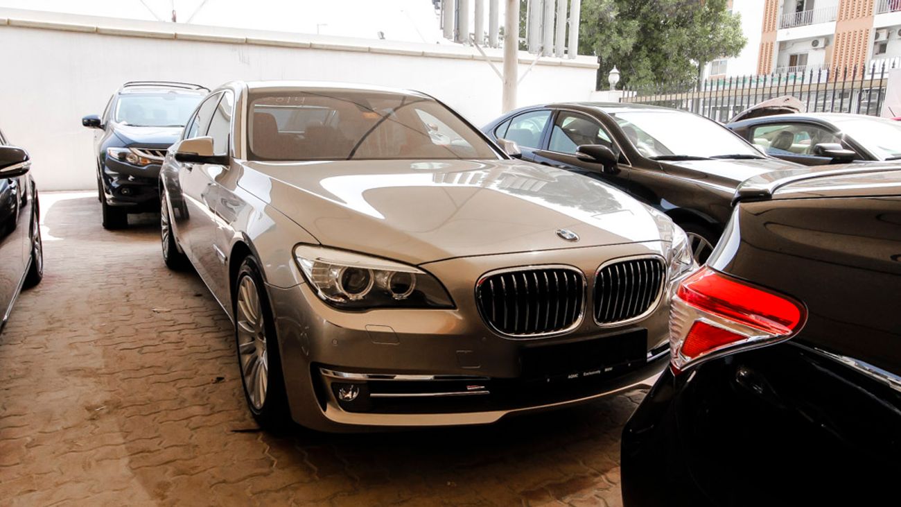 Used BMW 740 Li 2014 for sale in Sharjah 28262