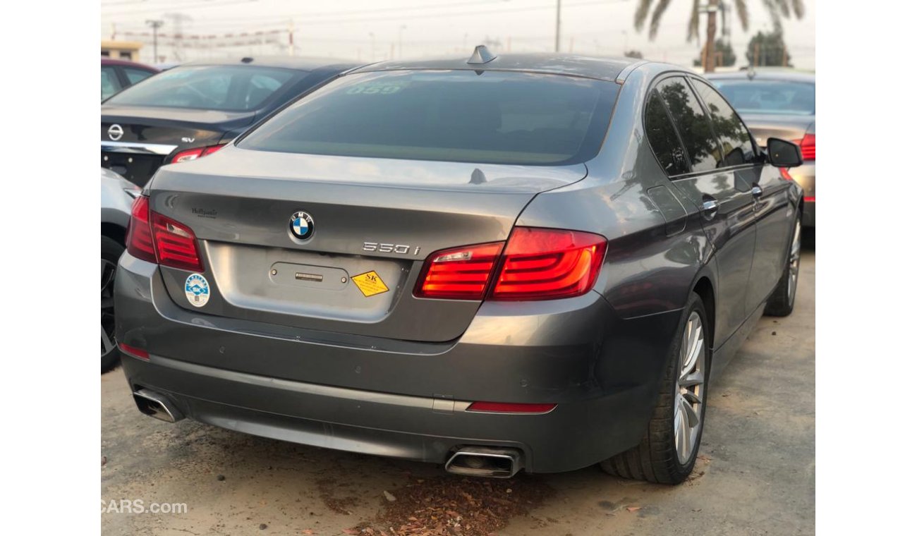 بي أم دبليو 550 I 4.4L Twin Turbo Engine, Leather+Memory+Driver+Passenger Power Seats, DVD+Navigation+Rear Camera