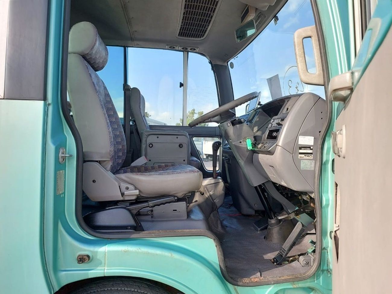 Nissan Civilian NISSAN CIVILIAN BUS RIGHT HAND DRIVE (PM0943)