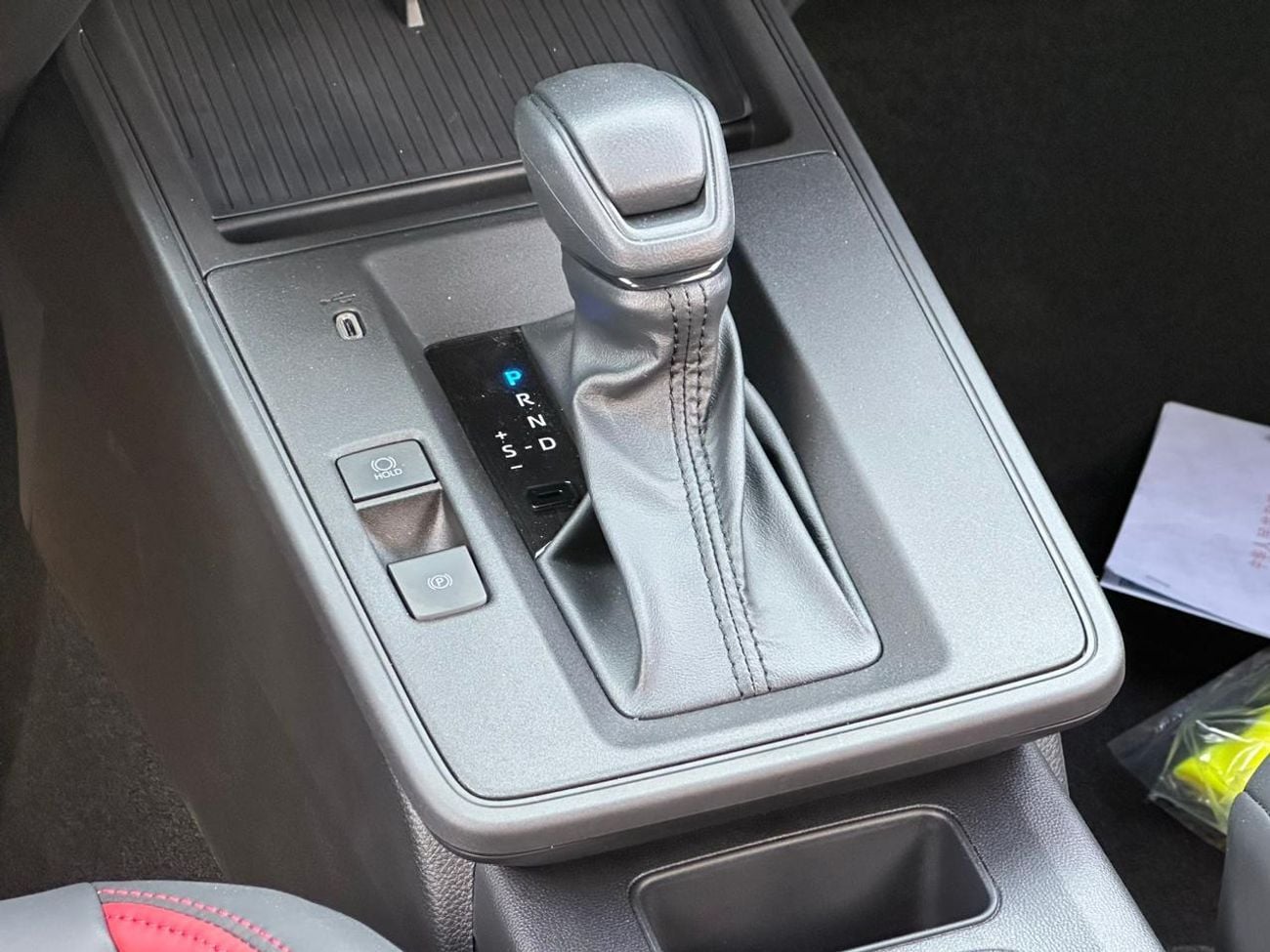 تويوتا فرونتلاندر Luxury 2.0L HYBRID FULL OPTION