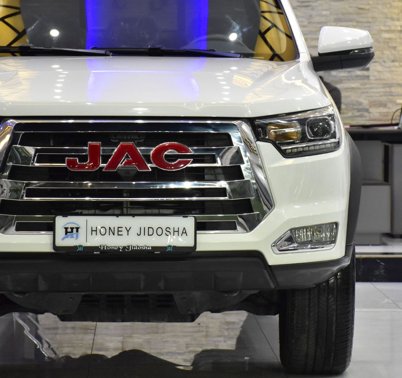 جاك T8 EXCELLENT DEAL for our JAC T8 2.0T ( 2024 Model ) in White Color GCC Specs