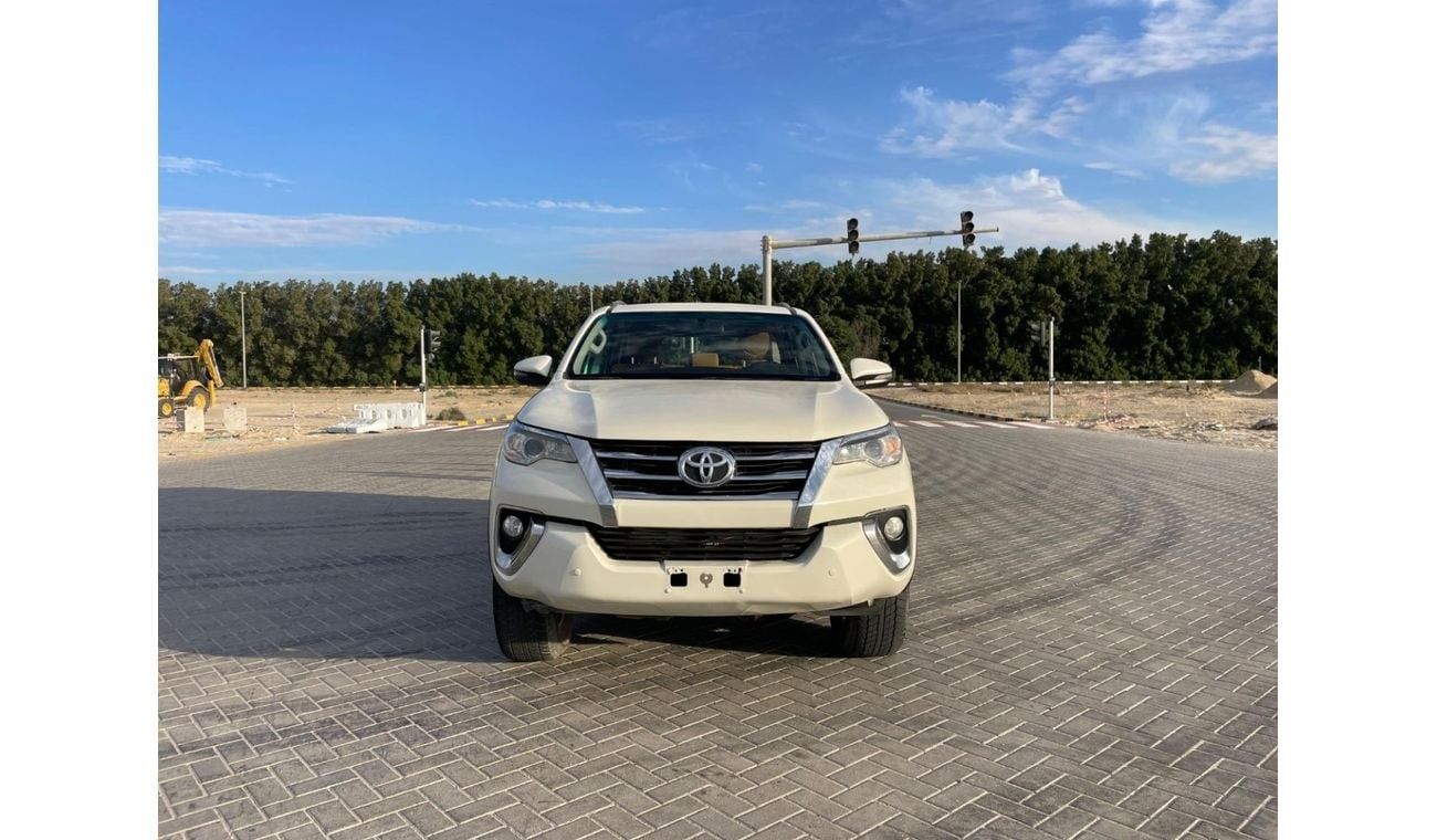 تويوتا فورتونر GXR 4.0L (278 HP)