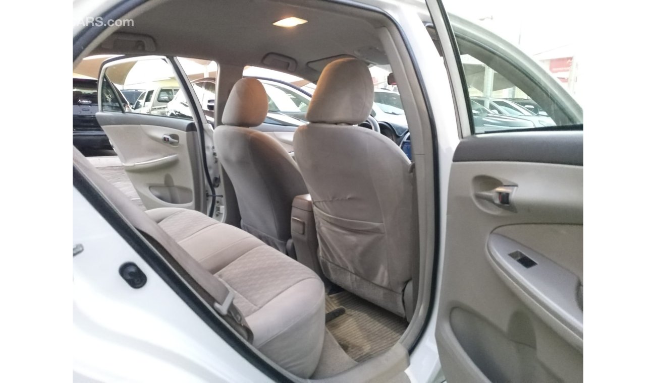 Toyota Corolla Toyota Corolla 2013 model Gulf 1600 CC, white inside beige, without accidents, Android screen, camer