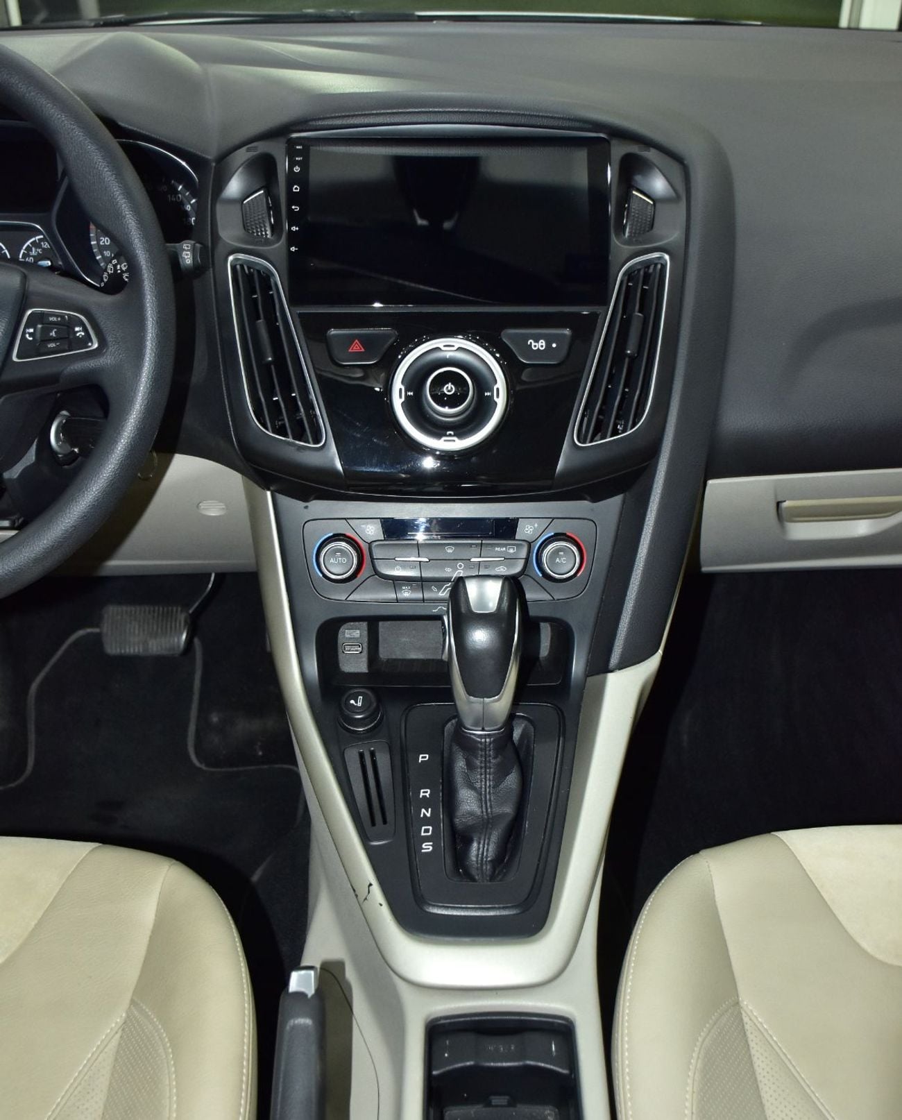 Ford Focus SPORT EXCELLENT DEAL for our Ford Focus ( 2018 Model ) in Silver Color GCC Specs