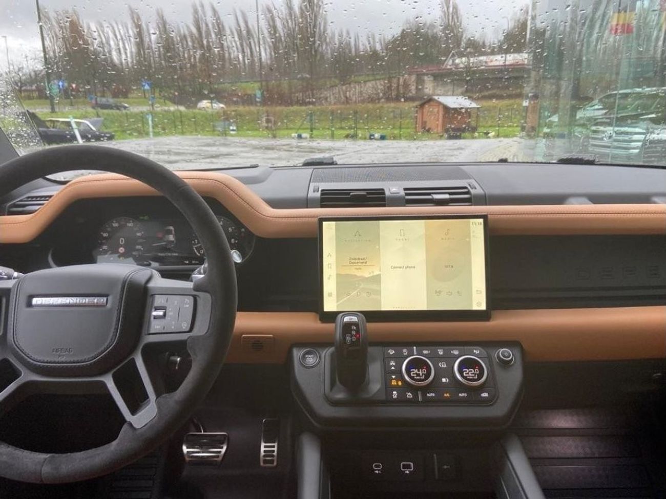 لاند روفر ديفندر Defender Carpathian V8 2023