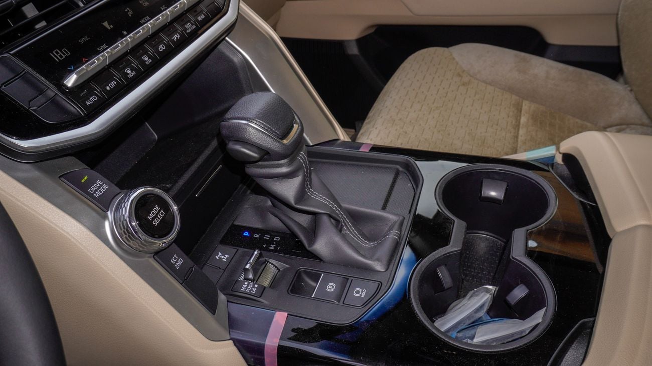 Toyota Land Cruiser GXR 3.5 L Twin Turbo V6