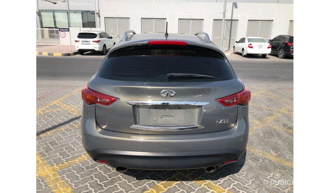 Infiniti FX35