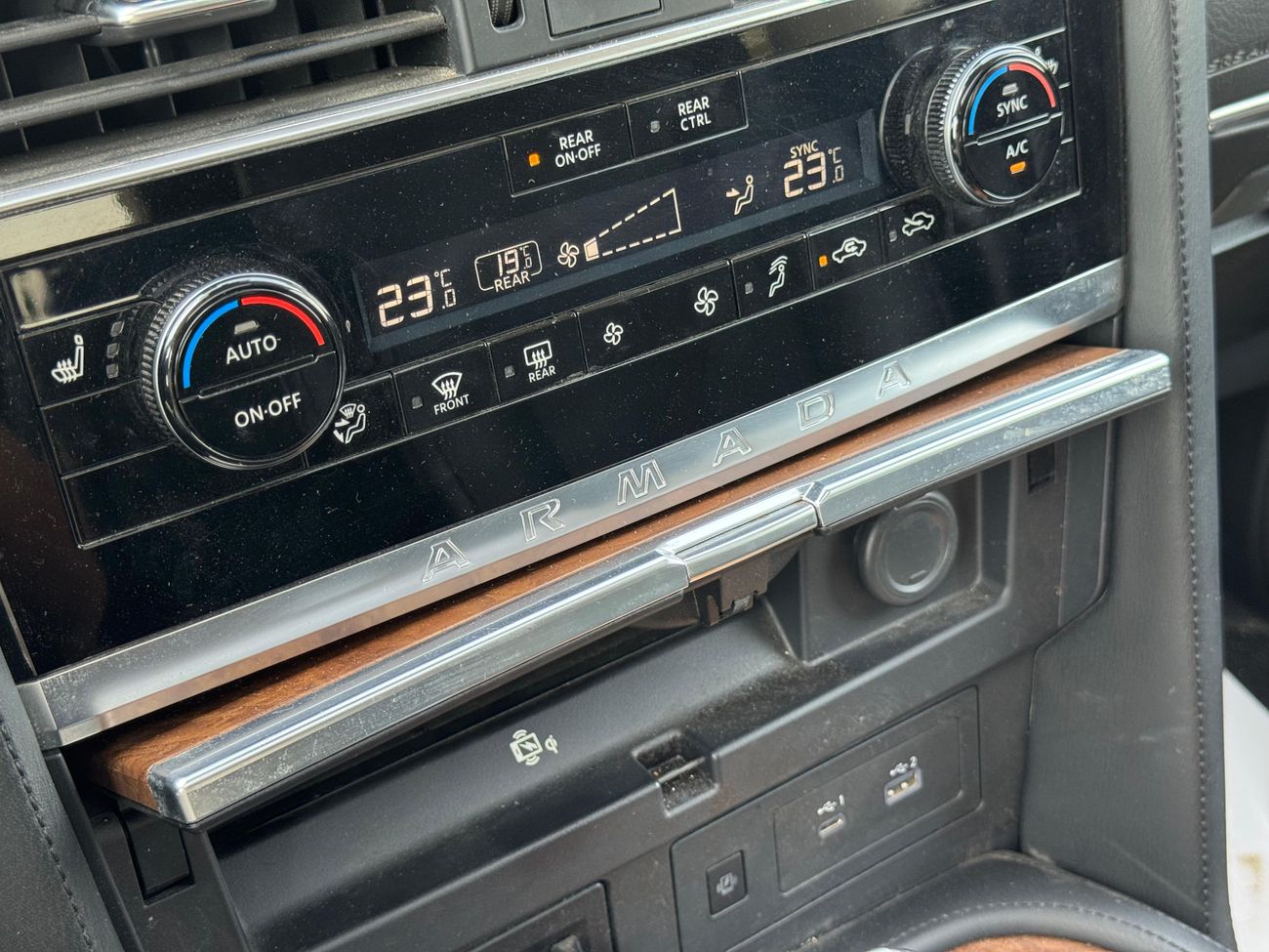 Nissan Armada PATROL / 5.6 V8 PETROL / PWR SEATS WITH 360* CAMERA / FULL OPT / UAE REGISTERED