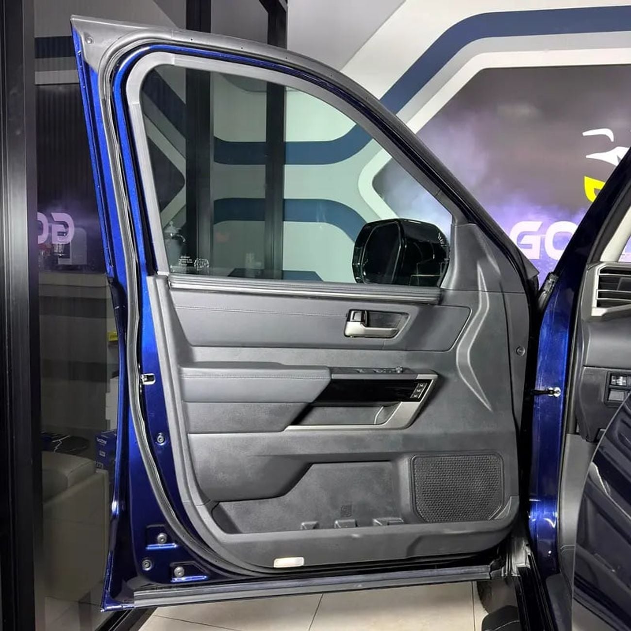 تويوتا تاندرا Crewmax Limited 5.7L Limited