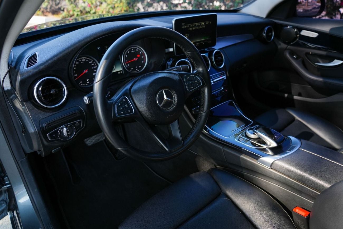 مرسيدس بنز C 200 2018 KOREAN SPECS!! IMMACULATE CONDITION