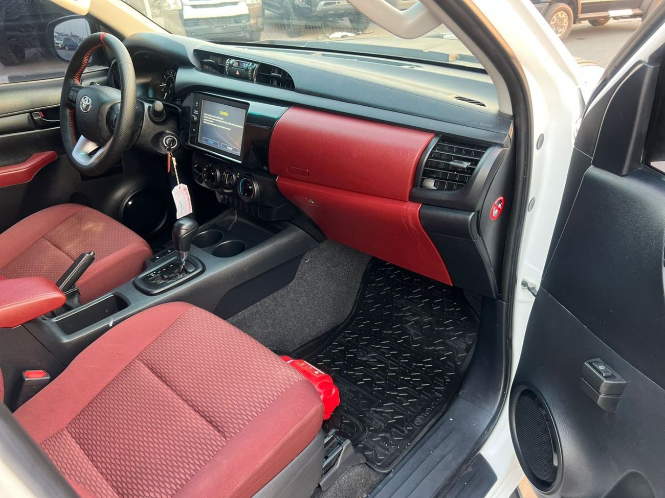 تويوتا هيلوكس 2022 Toyota Hilux GR Sport - 2.7L V4 - Full Automatic Patrol - 4x4 AWD - Off Road Edition