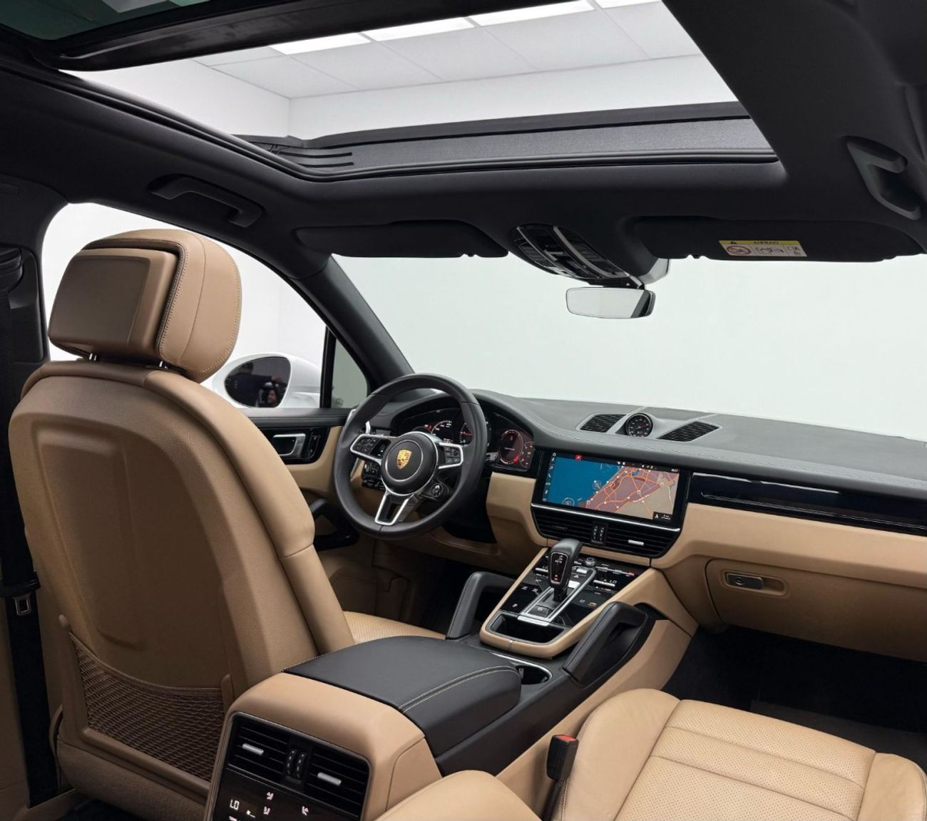 Porsche Cayenne Std 3.0L (340 HP) 2018 Porsche Cayenne, Warranty, Sport Chrono Package, Excellent Condition, GCC