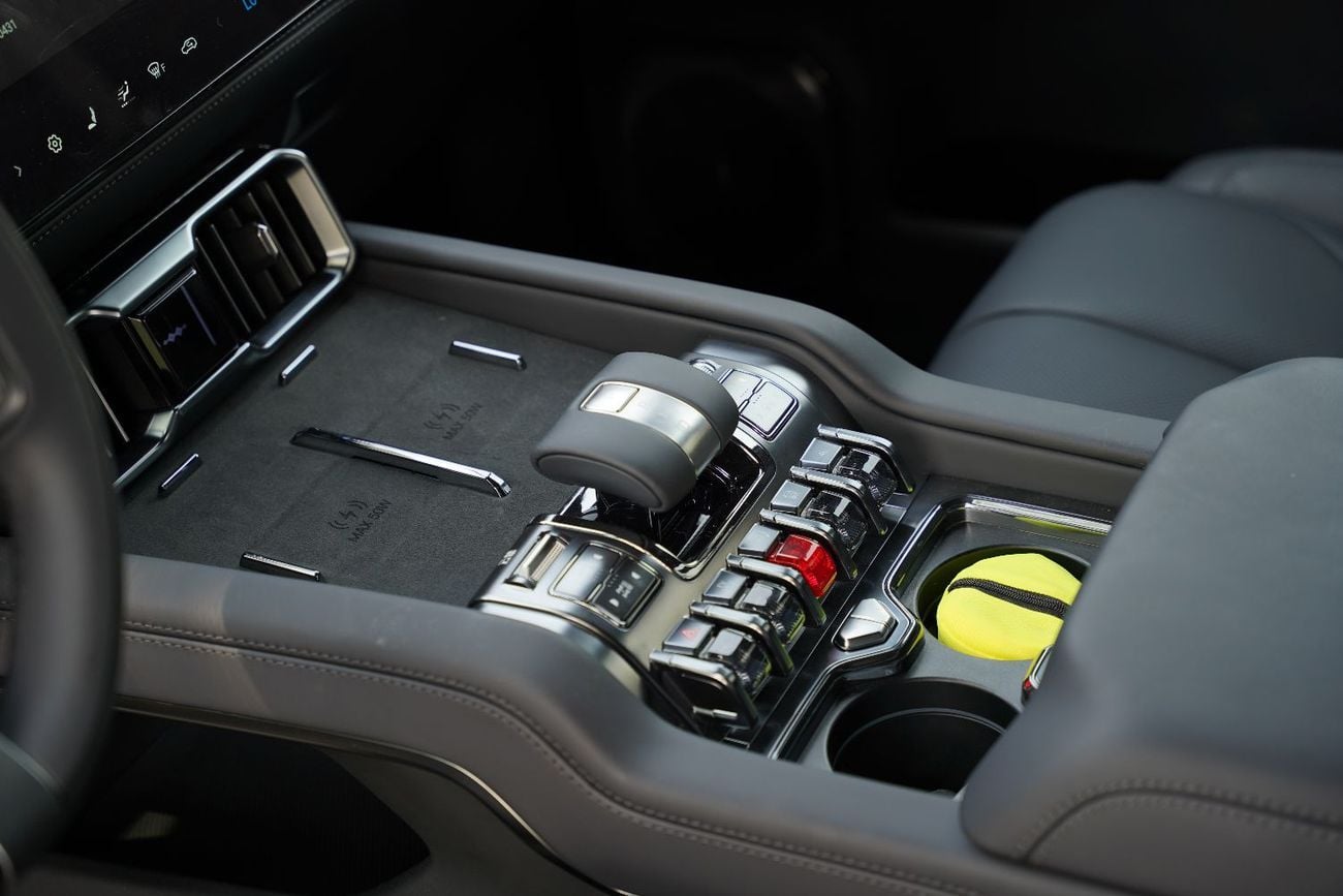 بي واي دي ليوبارد 8 Smart and Brave Flagship Edition (6 Seats)