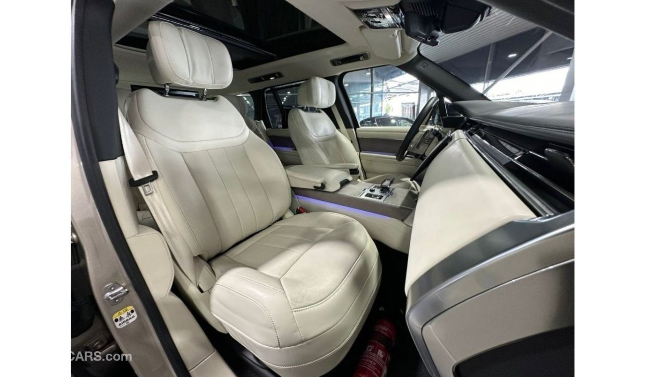 Land Rover Range Rover First Edition