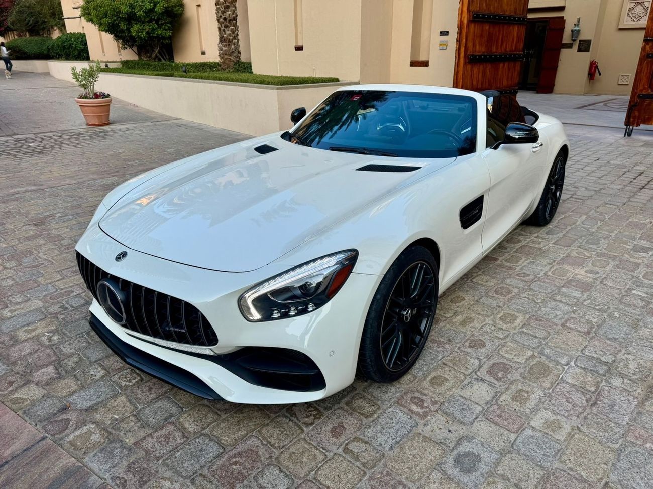 مرسيدس بنز AMG GT C Mercedes-Benz AMG GT Convertible
