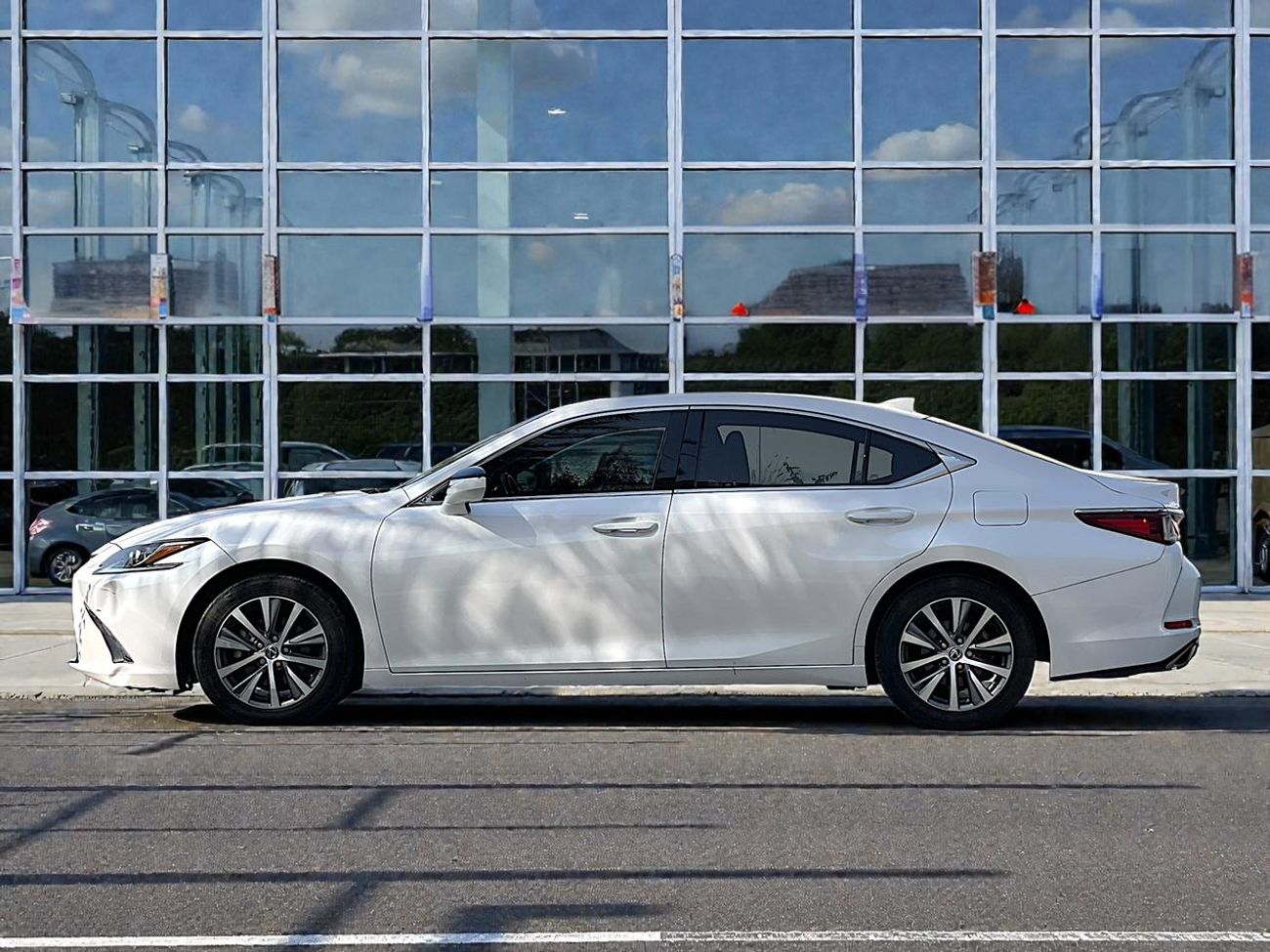 لكزس ES 350 AED 1,320 P.M | LEXUS | ES-350 | 3.5L V6 | 2020 | FREE ACCIDENT | ORIGINAL PAINT