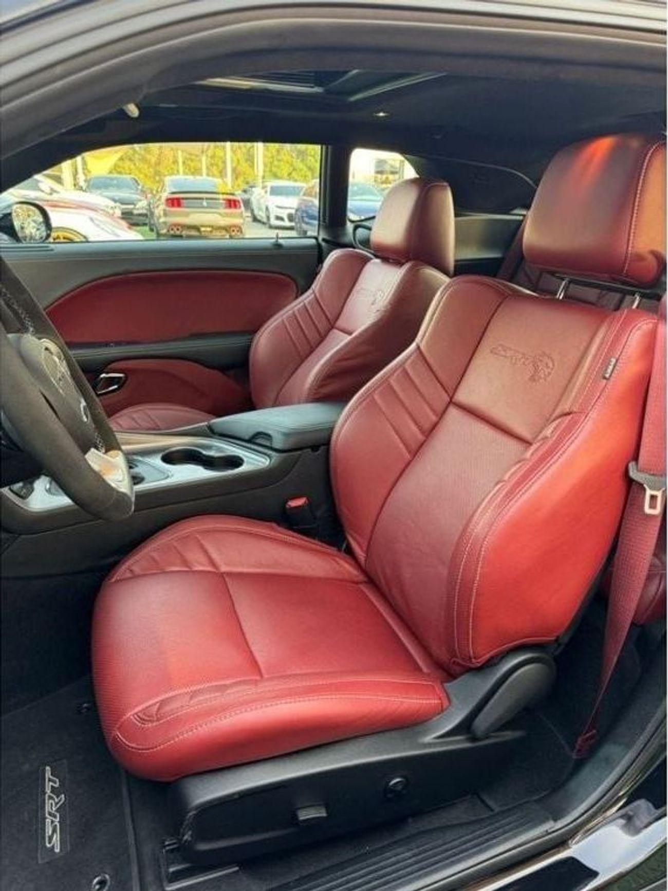 دودج تشالينجر دودج تشالينجر SRT هيلكات جيل بريك وايد بودى  وارد صبغ وكاله بحاله ممتازه