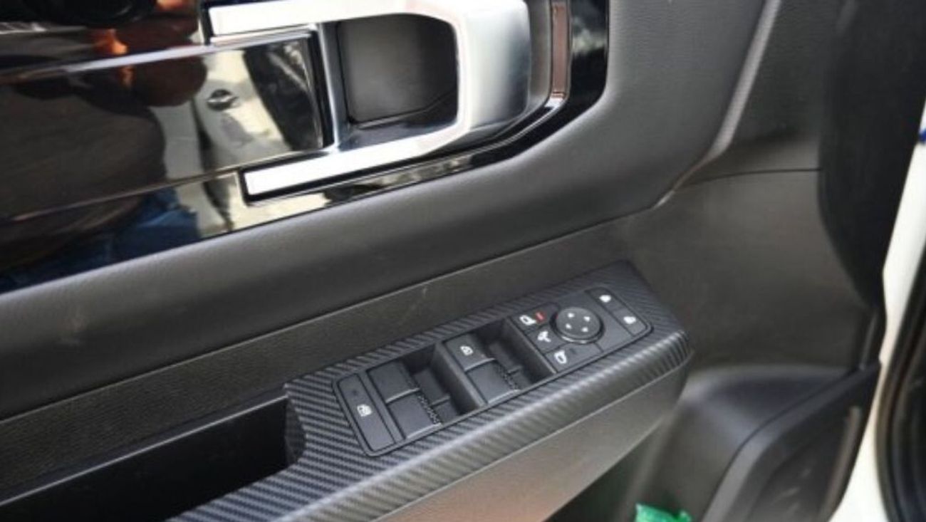 Mitsubishi L200 GLX Triton/ 2.4L Petrol 5M/T, Double Cabin / 2024MY, Different Colors Available QUANTITY.