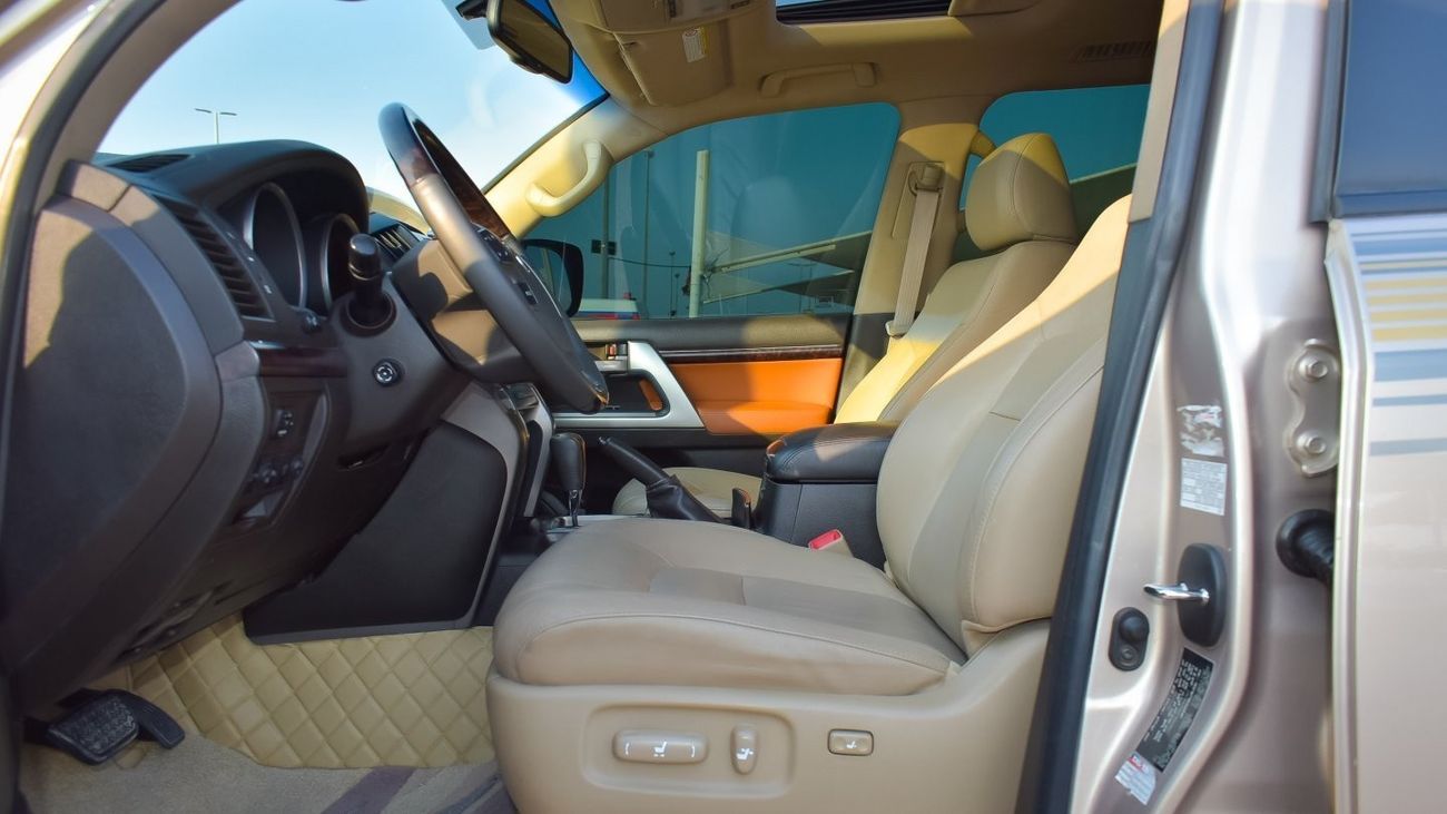 تويوتا لاند كروزر VXR V8