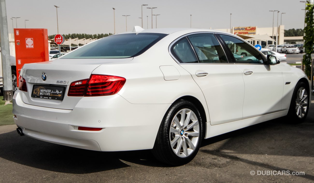 BMW 520i i AGENCY WARRANTY FULL SERVICE HISTORY GCC